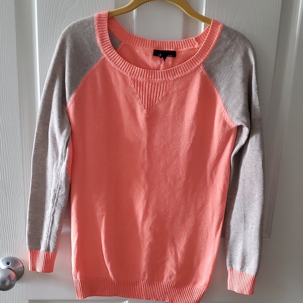 Women's sweater